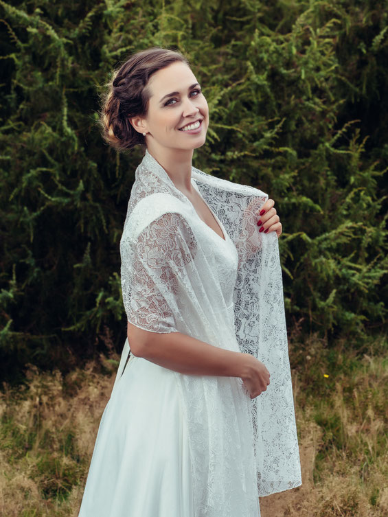 Vintage Brautkleid mit Spitzentop und schmalem Tüllrock
