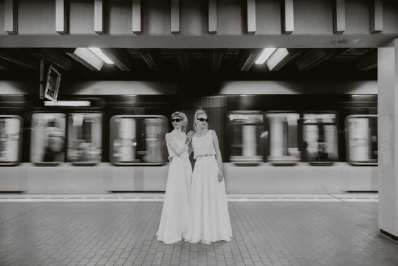 elementar Brautkleider & Zweiteiler 2023 - URBAN BRIDE - natürliche Brautmode für die urbane Braut