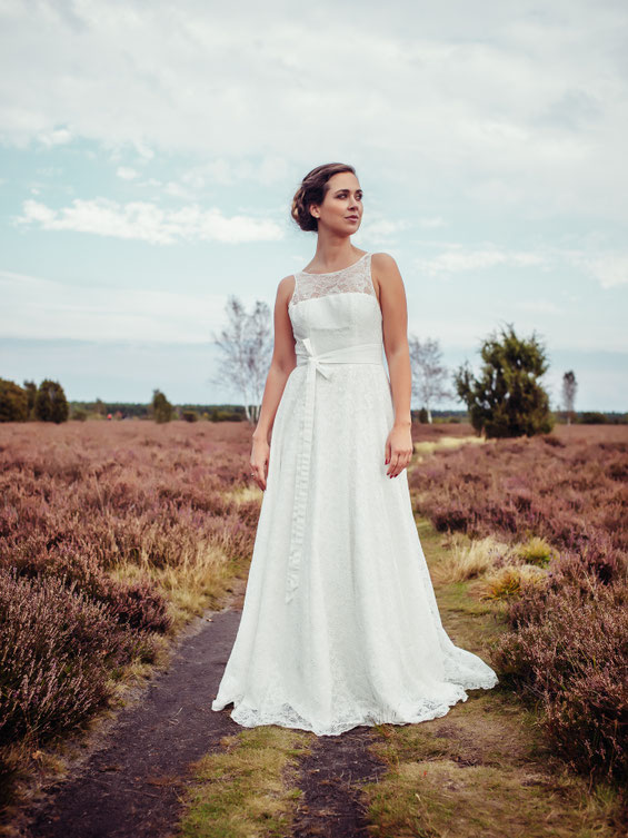 Vintage Hochzeitskleid "Sora" - schlicht & elegant 