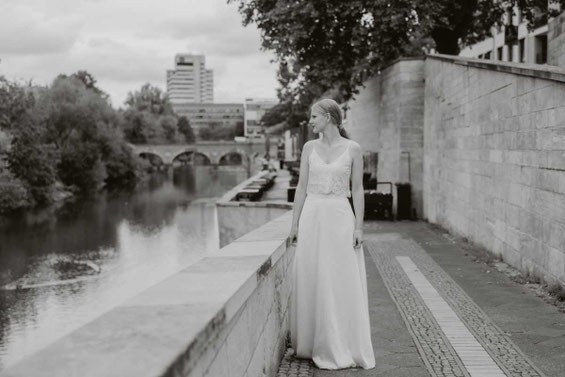 elementar Brautkleider & Zweiteiler 2023 - URBAN BRIDE - natürliche Brautmode für die urbane Braut