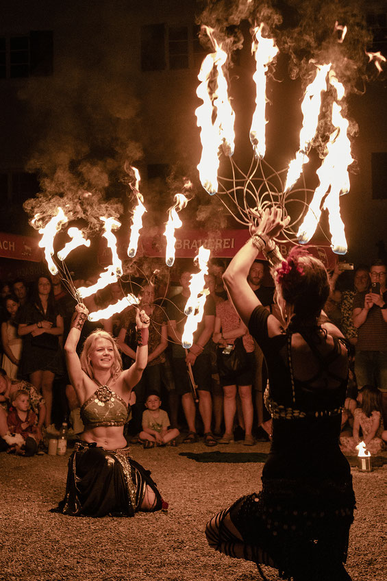 Bayernweiter Show Act für Events, Programmpunkt für ihre Show, Feuertanz Simone Isabell