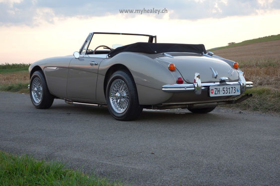 Austin Healey Golden Beige