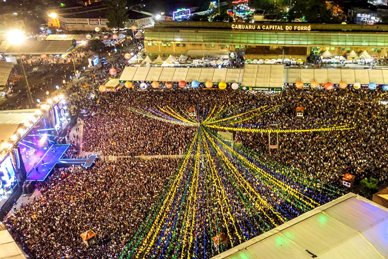caruaru, arena luiz gonnzaga, são joão, junifeste, johannesfest, guinness buch, pernambuco, brasilien, märkte, forro zug, volksfest