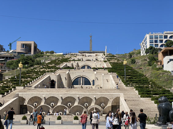 monumeno a gradini cascade di Yerevan, con fontane