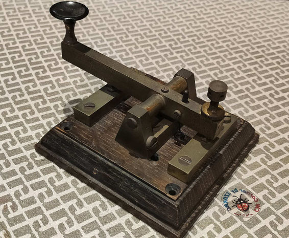 Dutch postal key made by SINUS Co.