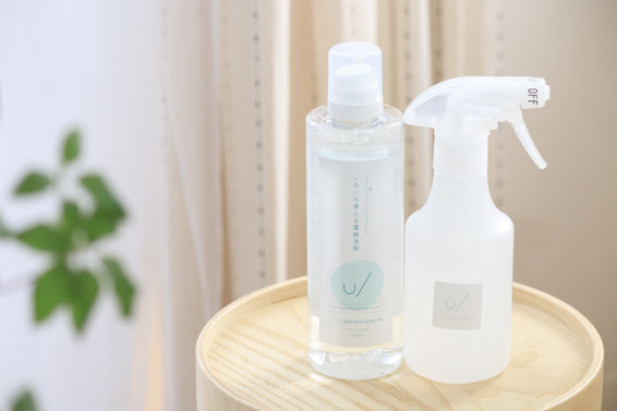 税抜き２４００円　ボトル１０００ｍｌ　便利な計量カップ付き　液だれしにくくコンパクトなボトル設計