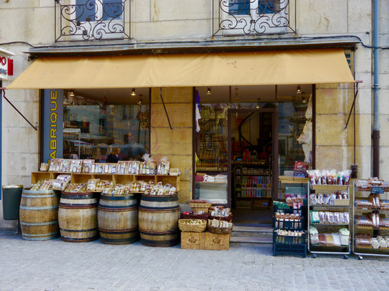 Weinhandlungen in Dijon in Frankreich
