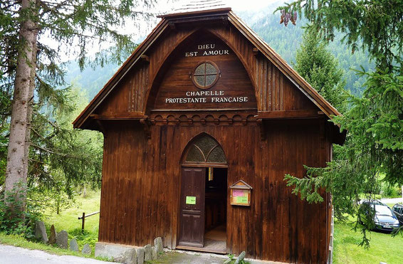 Celui qui n'aime pas n'a pas connu Dieu, car Dieu est amour. Temple protestant Chamonix. Jésus, notre modèle d’Amour parfait a déclaré que c’est à l’Amour qu’ils auraient les uns pour les autres que l’on reconnaîtrait ses vrais disciples.