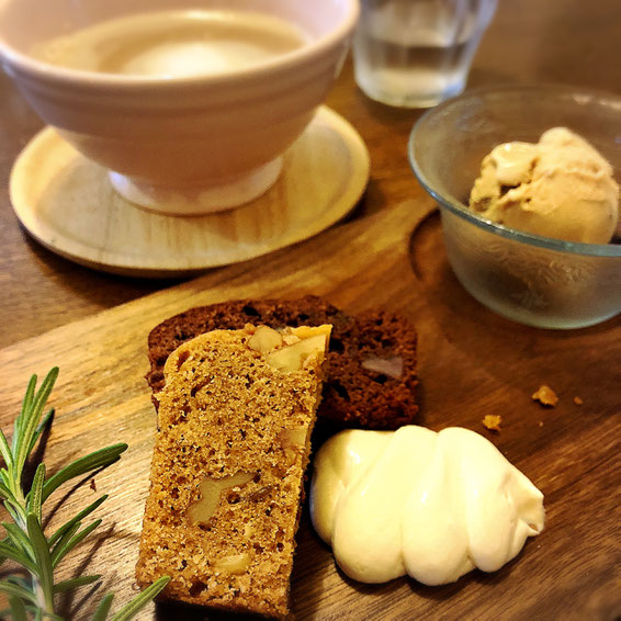 午後の部のスイーツとお茶