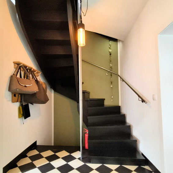 Treppe geschlossen linksdrehend Wasserelement