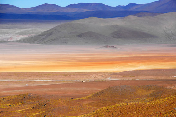 in Bolivien treffen Sie auf eine unglaubliche, unerwartete, nahezu unrealistische Farbenpracht