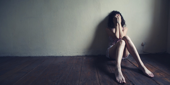 Depressionen - Wenn dem Gehirn Nährstoffe fehlen Eine Depression wird normalerweise durch unterschiedliche Faktoren ausgelöst, wobei die falsche Ernährungsweise eine zentrale Rolle spielt. Ein Nährstoffdefizit spiegelt sich immer auch in der Psyche wider,