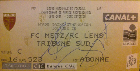 14 mars 1997: FC Metz - RC Lens - 29ème Journée - Championnat de France (2/0 - 11.105 spect.) - dédicacé par Robert PIRES et Aimé JACQUET