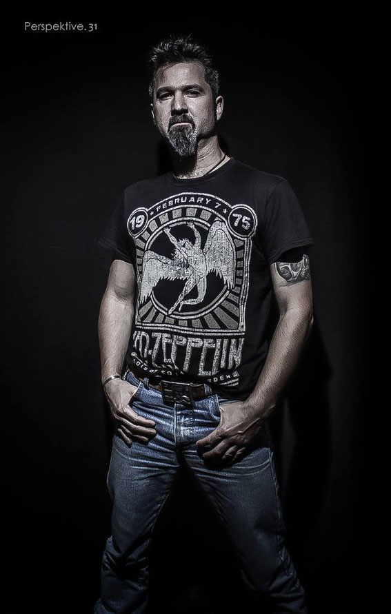 Rob - Rhythm Guitar, Backing Vocals (2015)