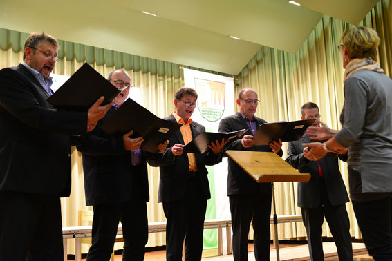 Männer-Quintett "Fünfklinge" - Leitung: Edith Hüttner - in Fladungen 2014