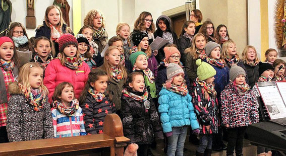 Kimderchor "Kunterbunt" - Leitung: Heike Dankert - Adventskonzert 2017