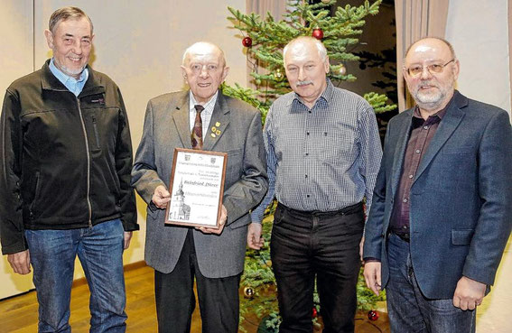 GV 1980 Höchheim - 2017- Reinfried Dürer übergibt den Vorsitz nach 37 Jahren an Gebhard Knoll