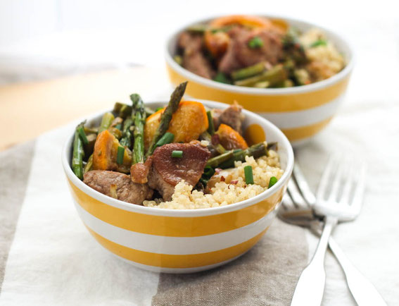 Pork tenderloin, garlic, asparagus, and orange are the perfect combination for the base of this easy dinner-in-a-bowl! If you're looking for a fun healthy recipe to change up your dinner routine, this meal is a must-try! #AD