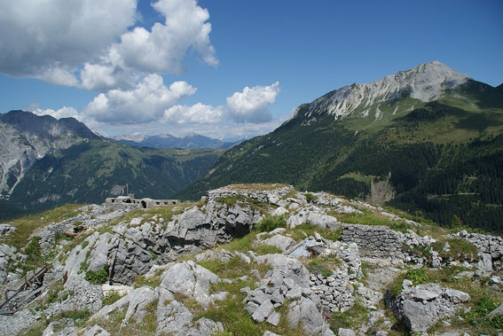Am Gipfel des Freikofels mit dem Blick nach Norden (rechts der Polinik)