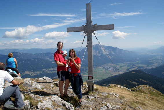 Die kleinste Gipfelstürmerin am Oisternig (Foto vom 11.8.2013)