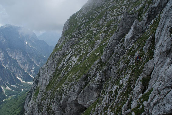 In der steilen Südflanke zum Mangart