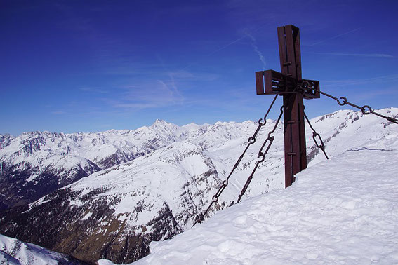 Vom Gipfel aus zeigt sich der Großglockner