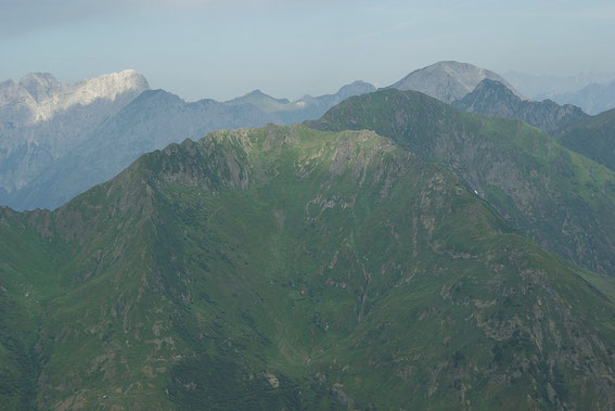 Hier geht es noch hin, der Köderkopf (im Vordergrund)