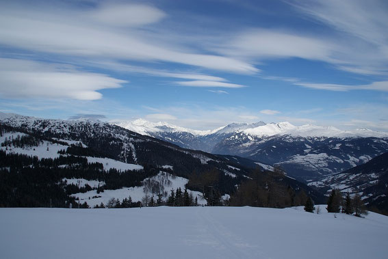 Föhnstimmung beim Blick zur Hochalm (links), rechts der Bildmitte das Faschaunereck