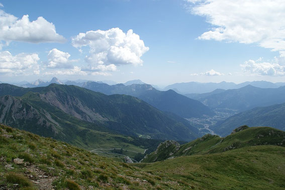 Im Süden könnte man bei klarer Sicht vielleicht sogar das Meer sehen