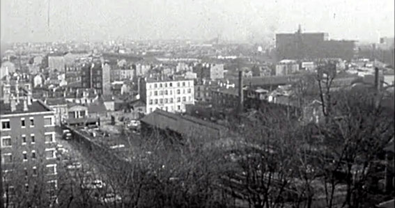 En 1964 : Ivry sur Seine vu de l'appartement de Jean Ferrat (vraisemblablement, au fond à droite la cité Gagarine)