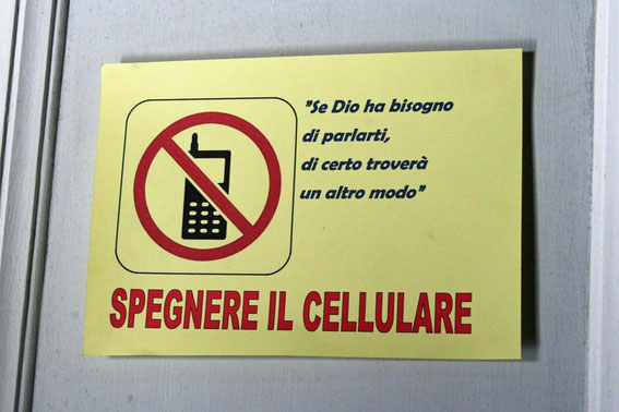Affiche sur l'utilisation prohibée du téléphone cellulaire b