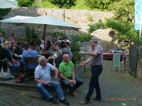 Weinprobe auf dem Springiersbacher Hof in Ediger Eller