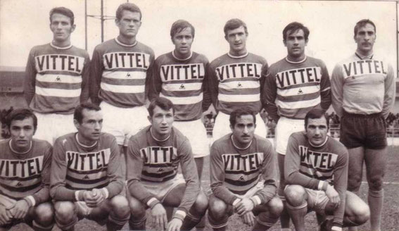 A Furiani, face au Red Star Debout: Viacara-Borowski-Luccini-Franceschetti-Gandolfi-Orsatti Accroupis: Papi-Zénier-Blanchard-Mekhloufi-Serra