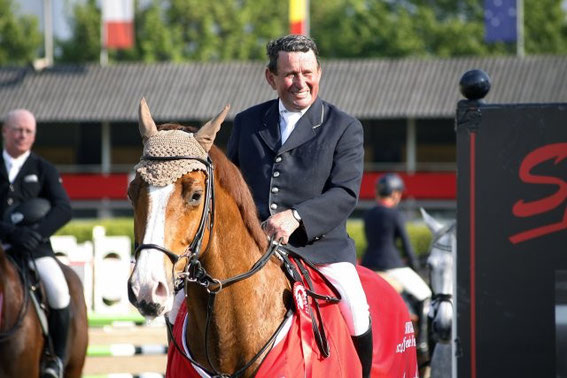 Der strahlende Sieger Hugo Simon © Linzer Pferdefestival