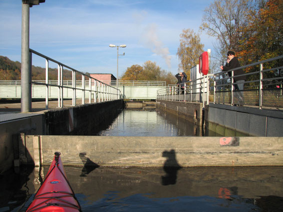 die Schleuse an der Böfinger Staustufe.