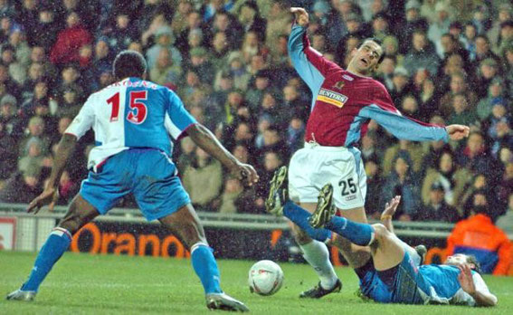 Sunday, 20th February 2005.  FA Cup 5th Round, Burnley 0 - 0 Rovers.  Attendance: 21,468.