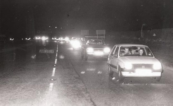 19 March 1990: Convoy at the Hoghton Arms.