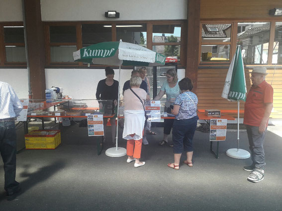Kuchenverkauf in Weilimdorf vielen Dank für Eure Hilfe, Spende!