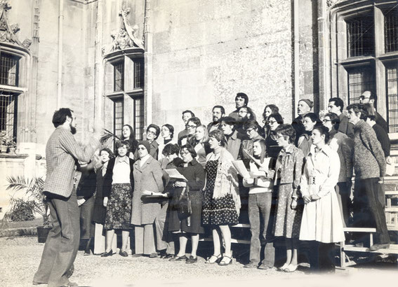 Chorale de la MJC d'Evreux en 1975 (direction Patrick Belliard).