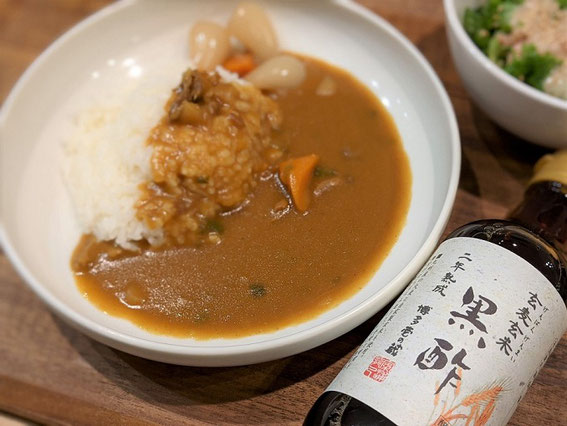 黒酢カレーの写真