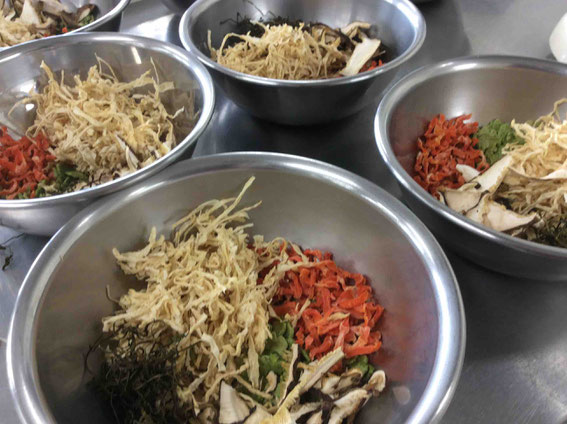 乾物スープの材料。地味?十分色もキレイ。