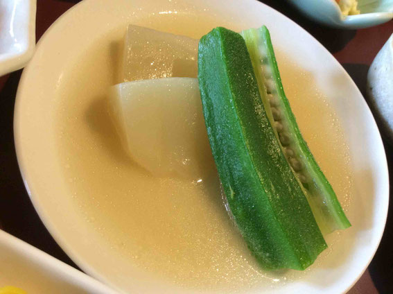 夕顔のスープ煮。見た目は白こんにゃく?見た目と食感の違いにちょっと驚く一品。