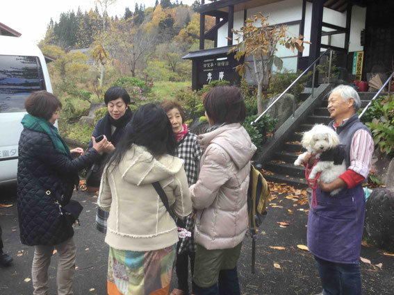 裕子さんとご主人と別れを惜しむ