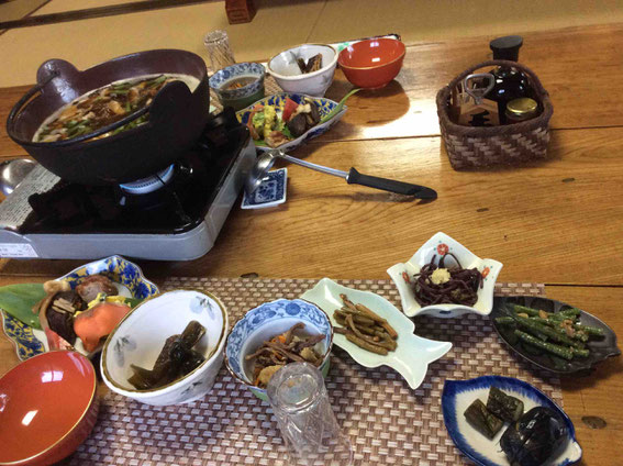 野菜たっぷりの夕食。最後はキノコたっぷりのそば。