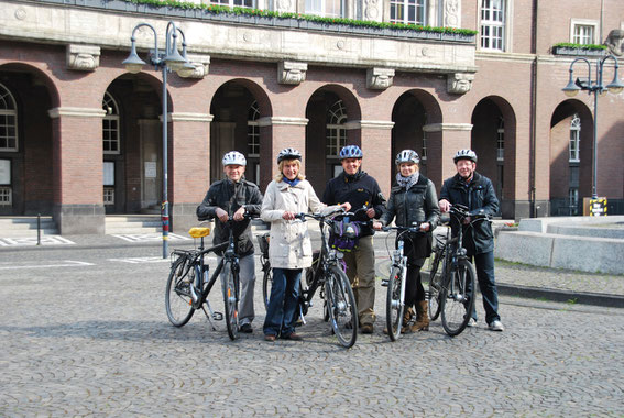 Die städtischen Mitarbeiter(innen) Karl-Heinz Maaß (v.l.n.r.), Patin Heike Biskup, Thorsten Radau, Mareen Heinemann und Rainer Jesenek gehen mit gutem Beispiel voran.