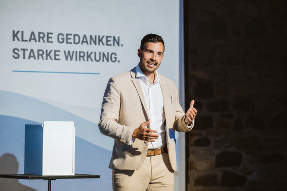 Keynote Speaker Julius Dunkel