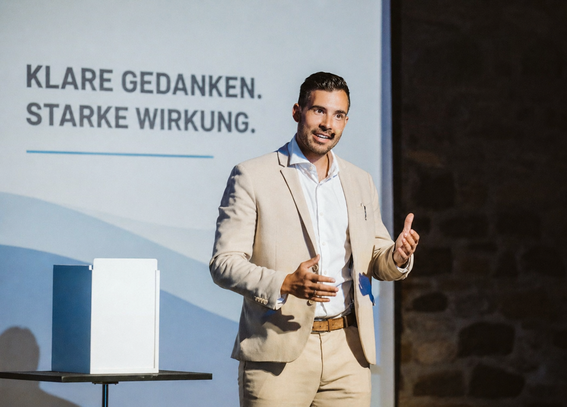 Keynote Speaker Julius Dunkel
