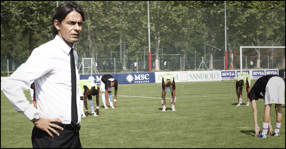 Filippo Inzaghi a d'abord entraîné les U16 de l'AC Milan (2012) avant de prendre les commandes de la Primavera