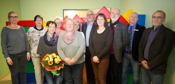 Das Mitarbeiter- und Vorstandsteam der Betreuten Grundschule.