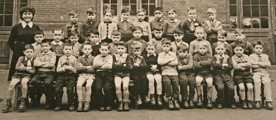 Photo des élèves de la petite classe de l'école Saint Marcel à Paris en 1952